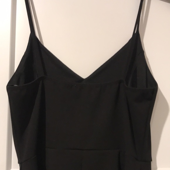 Little black dress 🖤 Size small. Knee length spaghetti strap V-neck. Lulus. - Picture 6 of 6